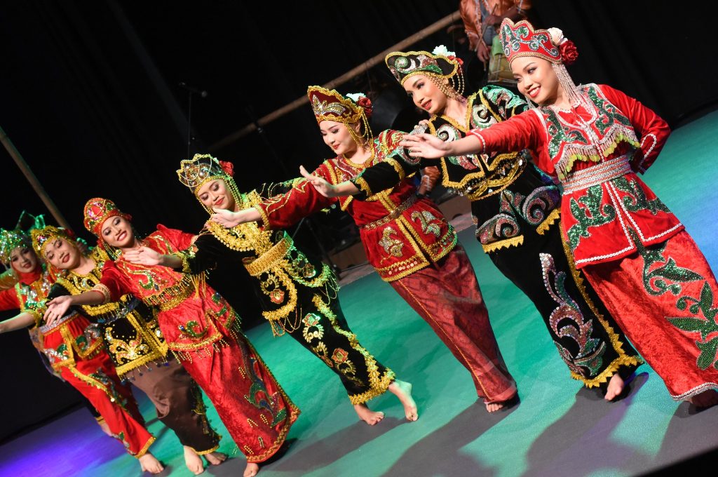 15. PENTAS Tari