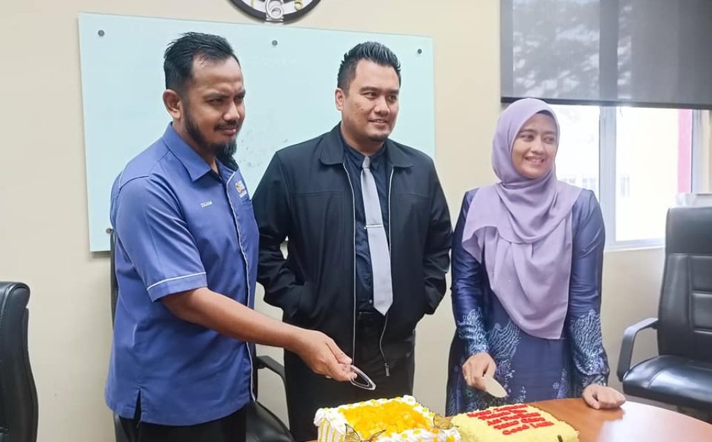 30. Majlis penghargaan staf FMSP bertukar Pusat Tanggungjawab
